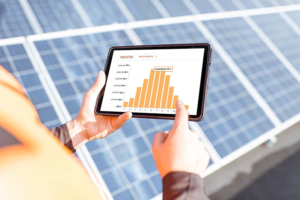 shutterstock_1552052864-solar-monitoring